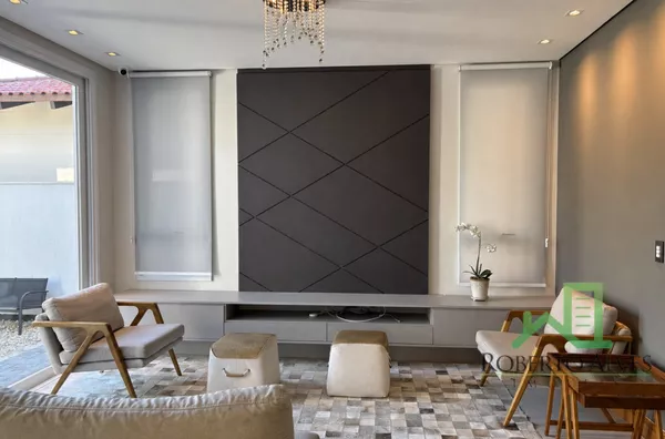 Casa mobiliada com 4 dormitórios e piscina em Jurerê Internacional