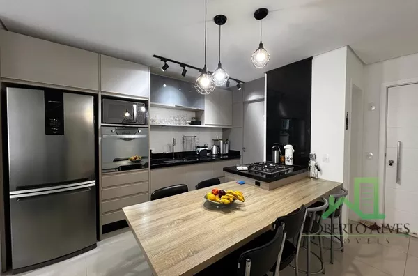 JURERÊ, 3 DORMITÓRIOS (1 SUÍTE), MOBILIADO