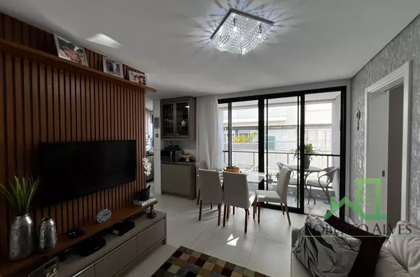 JURERÊ INTERNACIONAL, 2 DORMITÓRIOS (1 SUÍTE), ÓTIMA LOCALIZAÇÃO