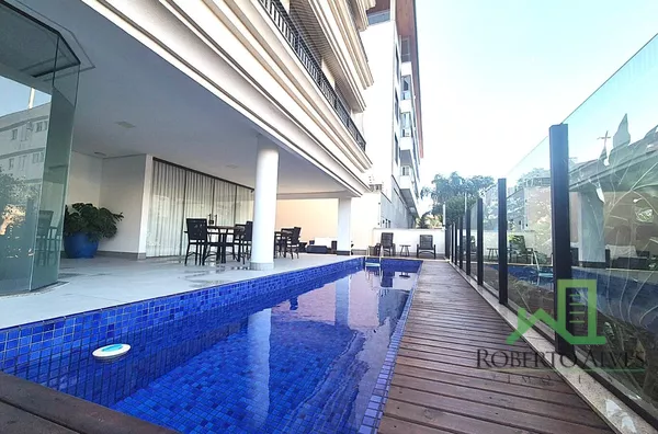 JURERÊ, 3 SUÍTES, EXCELENTE LOCALIZAÇÃO, A 200 METROS DA PRAIA