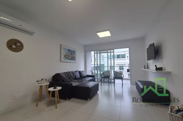 JURERÊ, 3 SUÍTES, A 200 METROS DA PRAIA