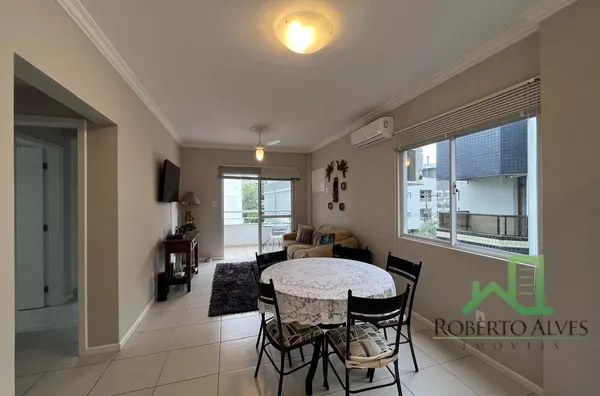 JURERÊ, 2 DORMITÓRIOS, A 300 METROS DA PRAIA