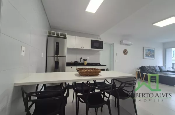 JURERÊ, 3 SUÍTES, A 200 METROS DA PRAIA