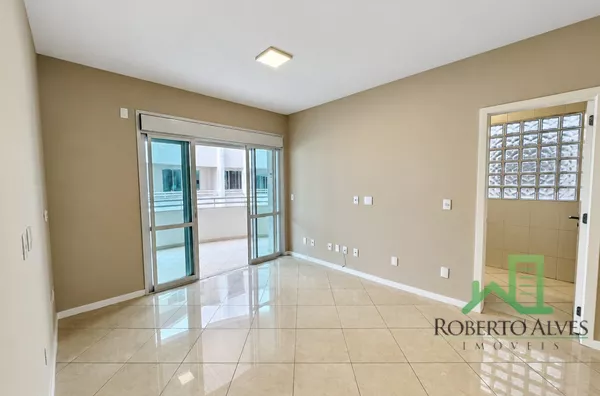 LOCAÇÃO ANUAL | 2 SUÍTES | SEMIMOBILIADO | JURERÊ - Foto 4