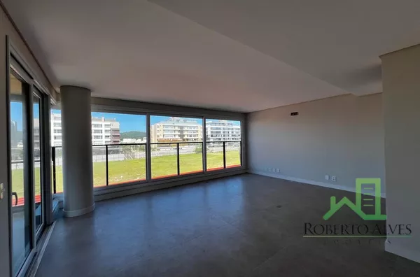 JURERÊ INTERNACIONAL, 3 SUÍTES, LOCALIZAÇÃO EXCELENTE