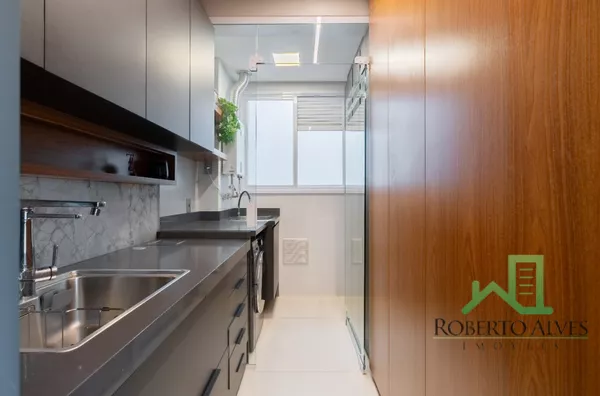 LOCAÇÃO TEMPORADA: JURERÊ, 2 DORMITÓRIOS (SENDO 1 SUÍTE), FINAMENTE MOBILIADO