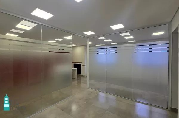 Sala Comercial em CURITIBA - Paraná, no bairro Vila Izabel - Referência SA706-BIGT