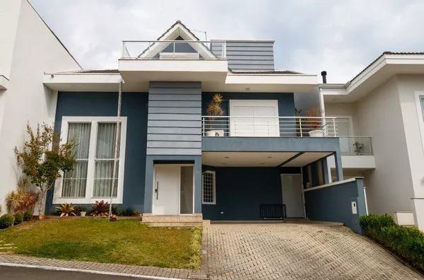 Casa em CURITIBA - Paraná, no bairro Campo Comprido - Referência CA0016-BIGT