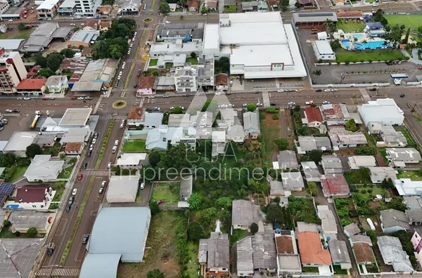 Casa para compra no Centro de São Lourenço do Oeste