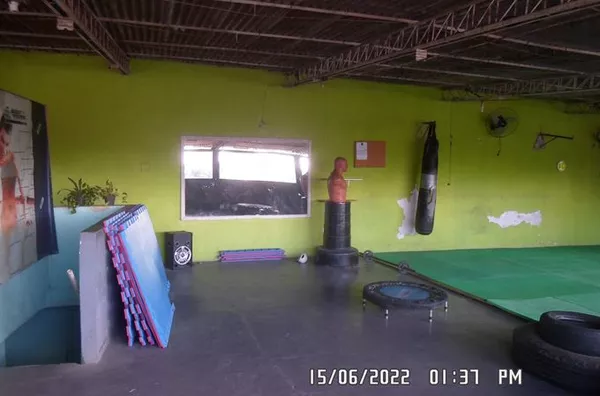 Prédio com terraço, todo montado para academia e aulas em Pita - São Gonçalo - RJ
