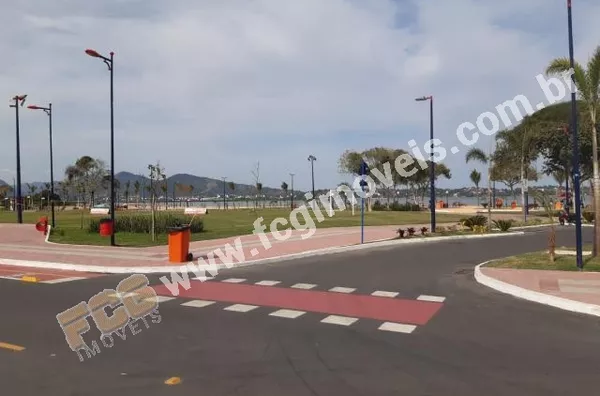 Terreno na orla da lagoa de Maricá em Parque Nanci - Foto 2