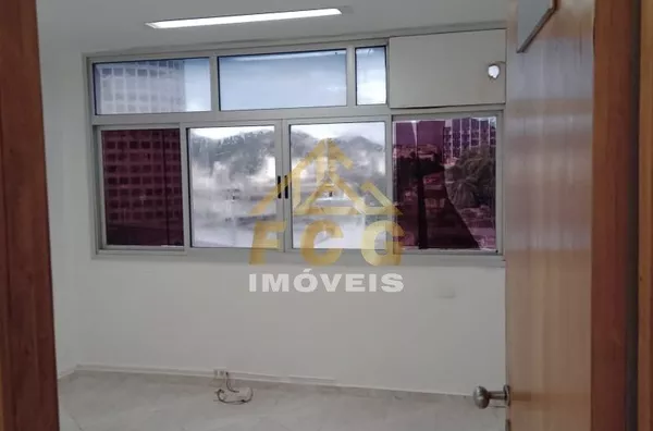 Sala Comercial 33m² com divisórias e ar split no Centro de Niterói - RJ - Foto 1