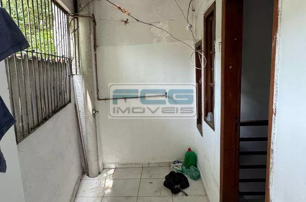 Sobrado com 2 quartos próximo a UFF em São Domingos - Niterói - RJ - Foto 1