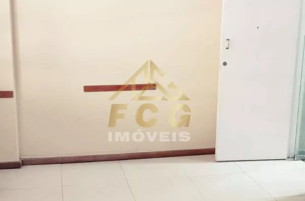 Sobreloja c\ 18m² à Venda de frente, no Centro - Niterói - RJ