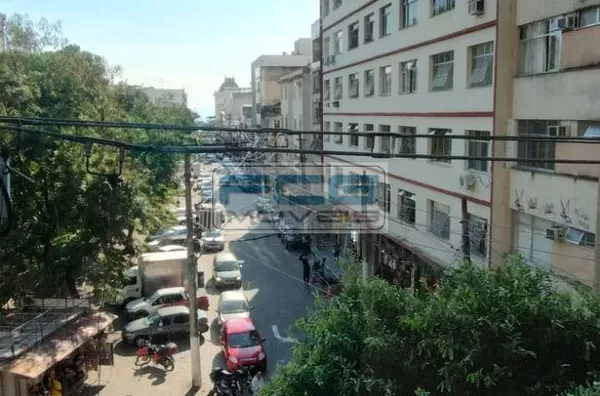 Sala Comercial com 33m² de frete para Praça do Rink no Centro - Niterói - RJ