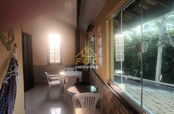 Vendo dois Excelentes sobrados anexo com 2 vagas e churrasqueira Só 650mil em Itaipu - Foto 2