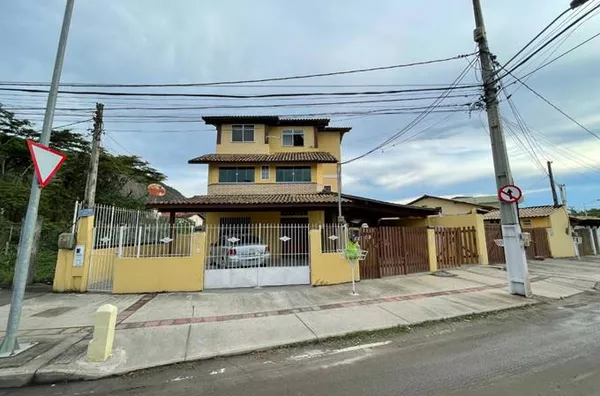 Prédio triplex com 400m² de Terreno e 3 casas em Itaipu - Niterói - RJ - Foto 1