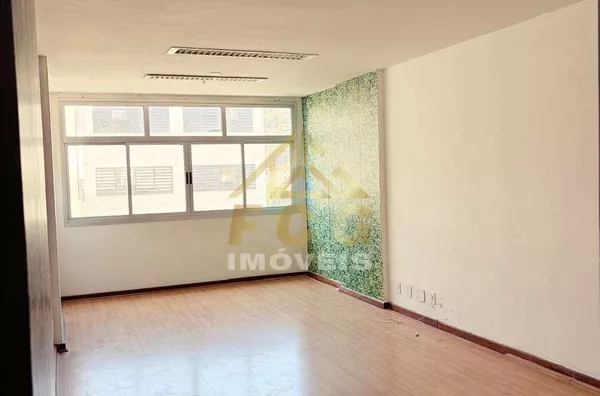 Sala Comercial 33m² no Centro de Niterói - RJ
