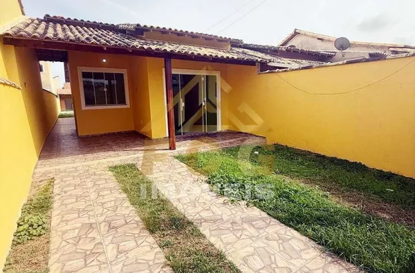 Excelente Casa com piscina e primeira quadra da Praia