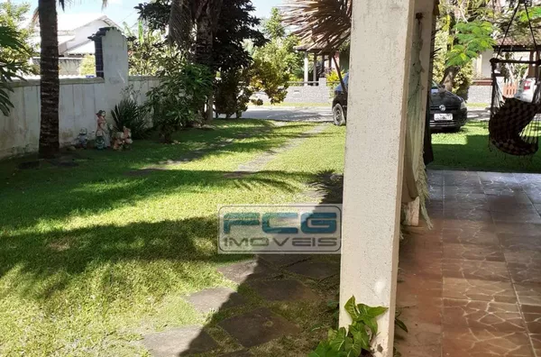 Casa Duplex com 700m², 4 quartos sendo 1 suíte piscina em Cabo Frio - RJ