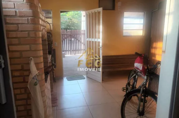 Vendo dois Excelentes sobrados anexo com 2 vagas e churrasqueira Só 650mil em Itaipu - Foto 4