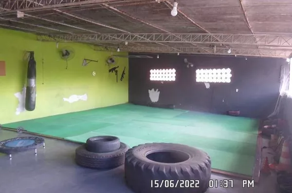 Prédio com terraço, todo montado para academia e aulas em Pita - São Gonçalo - RJ