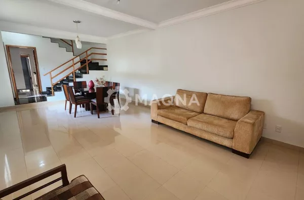 Sobrado para , 4 quarto(s),  Jardim Atlântico, Goiânia