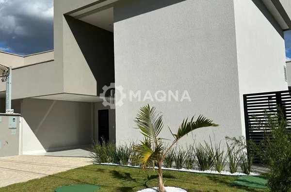 Casa à venda com 3 suítes, Condomínio Jardins Nápoles, Senador Canedo