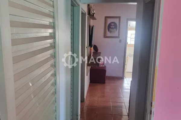 Casa para venda, na Av. Leste Oeste, próximo à Cidade Jardim, Goiânia