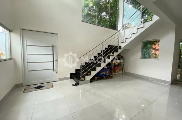 Sobrado para venda, 3 quarto(s),  Vila Morais, Goiânia