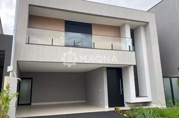 Casa com 3 suítes à venda no Jardins Capri