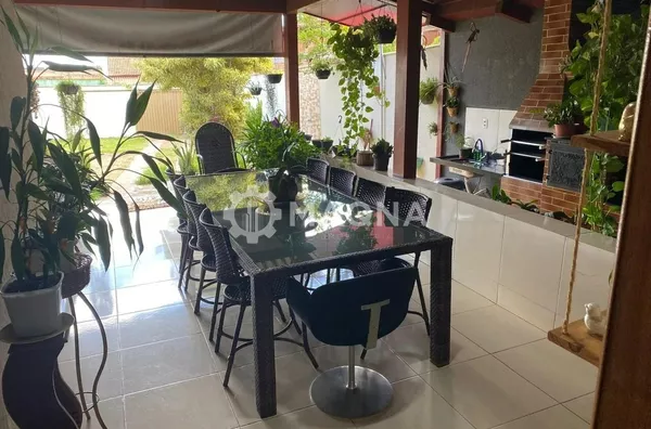 Casa para venda, 4 quartos, 2 suítes no Residencial Center Ville, Goiânia