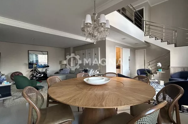 Duplex Mobiliado no Bueno com Vista Panorâmica no 27º Andar