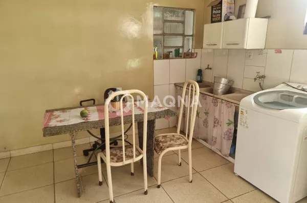 Casa para venda, na Av. Leste Oeste, próximo à Cidade Jardim, Goiânia