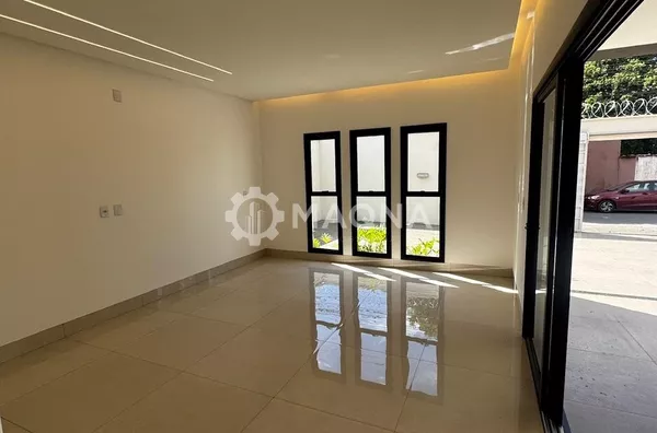 Sobrado para , 4 quarto(s),  Setor Garavelo, Goiânia