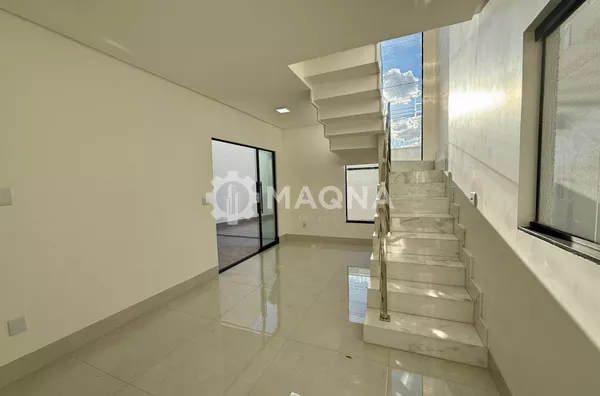 Sobrado para venda, 3 quarto(s),  Jardim América, Goiânia