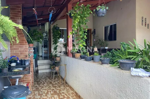 Casa para venda, 4 quartos, 2 suítes no Residencial Center Ville, Goiânia