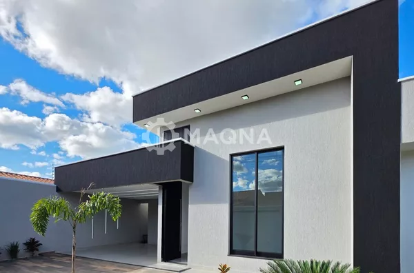 Casa alto Padrão com 3 Suítes na região central de Senador Canedo Próximo de tudo 