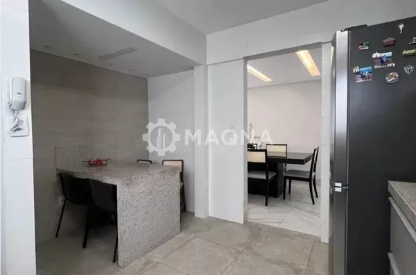 Apartamento reformado a venda no Setor Oeste