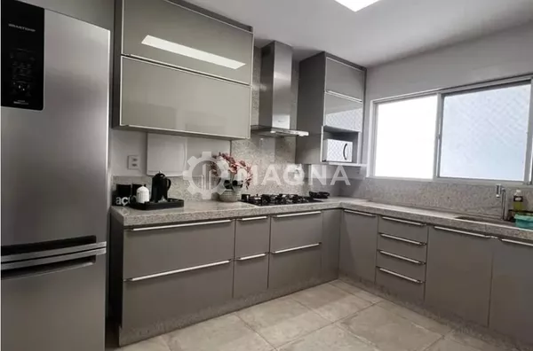 Apartamento reformado a venda no Setor Oeste