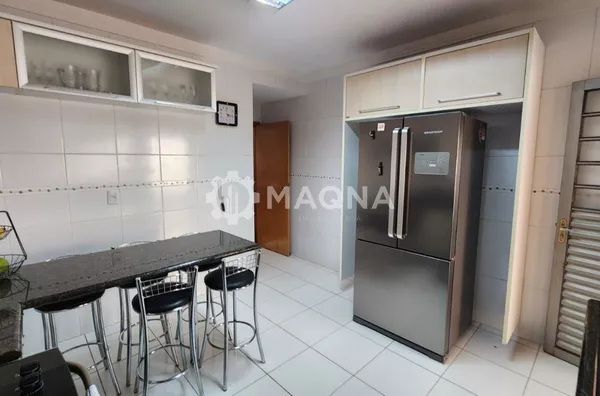 Sobrado para , 4 quarto(s),  Jardim Atlântico, Goiânia