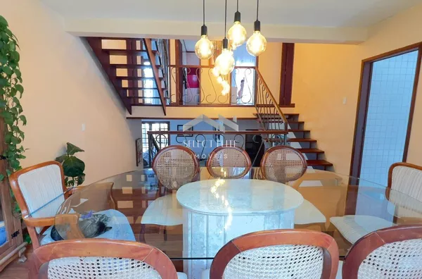 Sobrado para aluguel, 6 quarto(s),  Itacorubi, Florianópolis