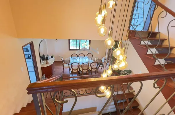 Sobrado para aluguel, 6 quarto(s),  Itacorubi, Florianópolis