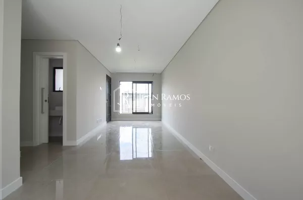 Sobrado com 4 dormitórios à venda, 161 m² por R$ 799900 - Xaxim - Curitiba/PR - Foto 3