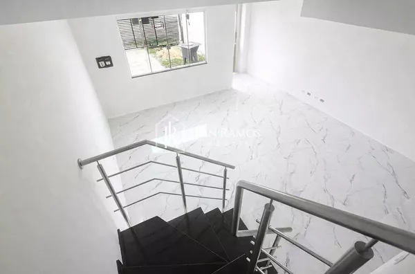 Sobrado para venda, 3 quarto(s),  Sítio Cercado, Curitiba