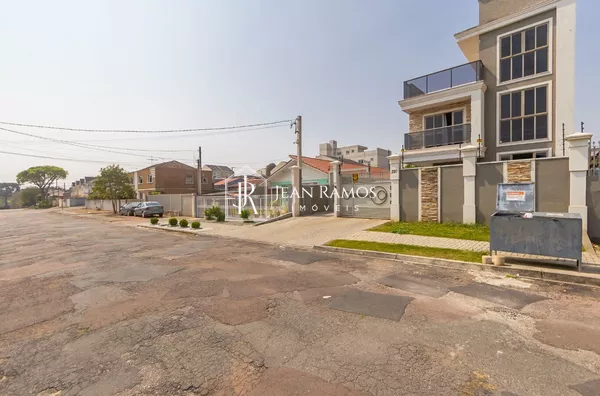 Sobrado moderno de frente para rua para venda,  Uberaba, Curitiba - Foto 2