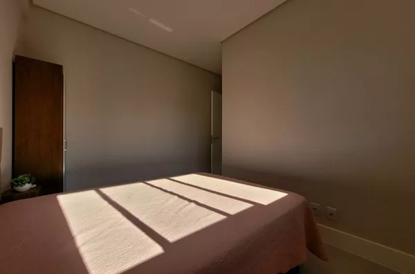 Apartamento Mobiliado com 3 Dormitórios a Poucos Passos do Mar na Praia de Palmas - Foto 12