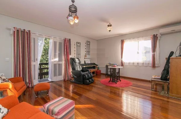 Casa 4 Quartos na Zona Alta da Tristeza – Porto Alegre –  4 Vagas de Garagem e Piscina. - Foto 17