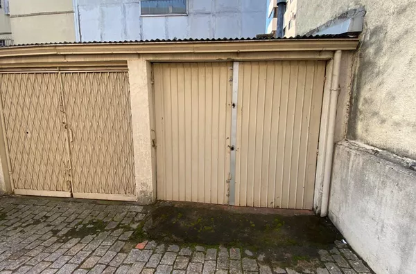 Apartamento à Venda com 3 dormitórios e vaga no bairro Praia de Belas — 390 mil - Foto 23