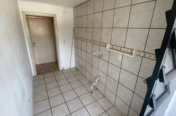 Apartamento com 2 Dormitórios, Garagem e Vista – Bairro Camaquã | Porto Alegre - Foto 4